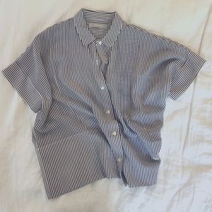 Everlane Silk Short Sleeve Square Shirt